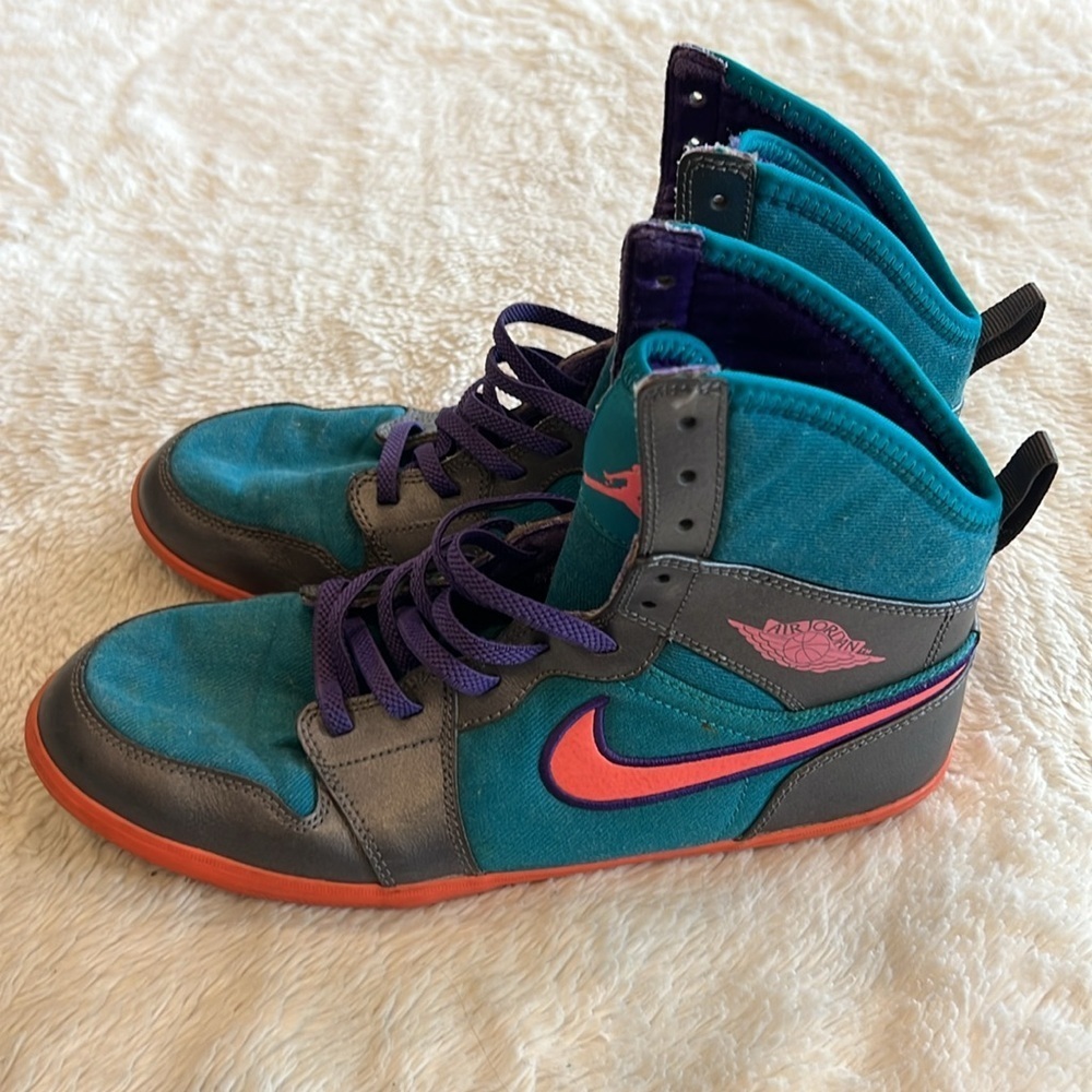 Nike Jordan Skinny high top sneakers 6Y vintage